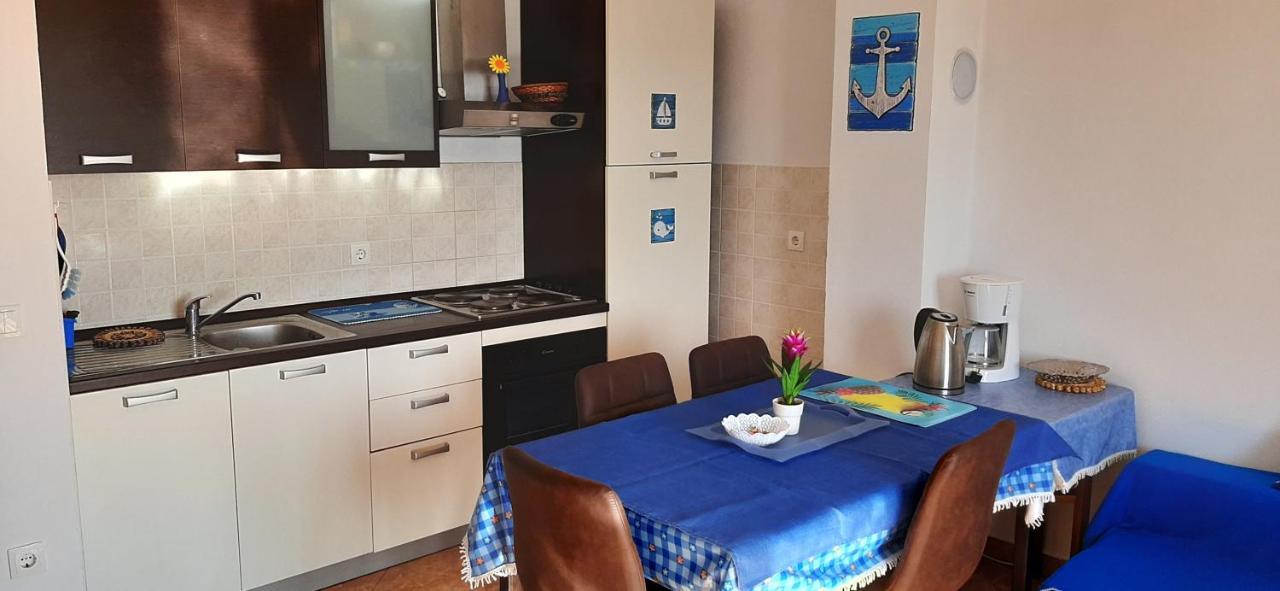 אומיסאליי Apartment Rb מראה חיצוני תמונה