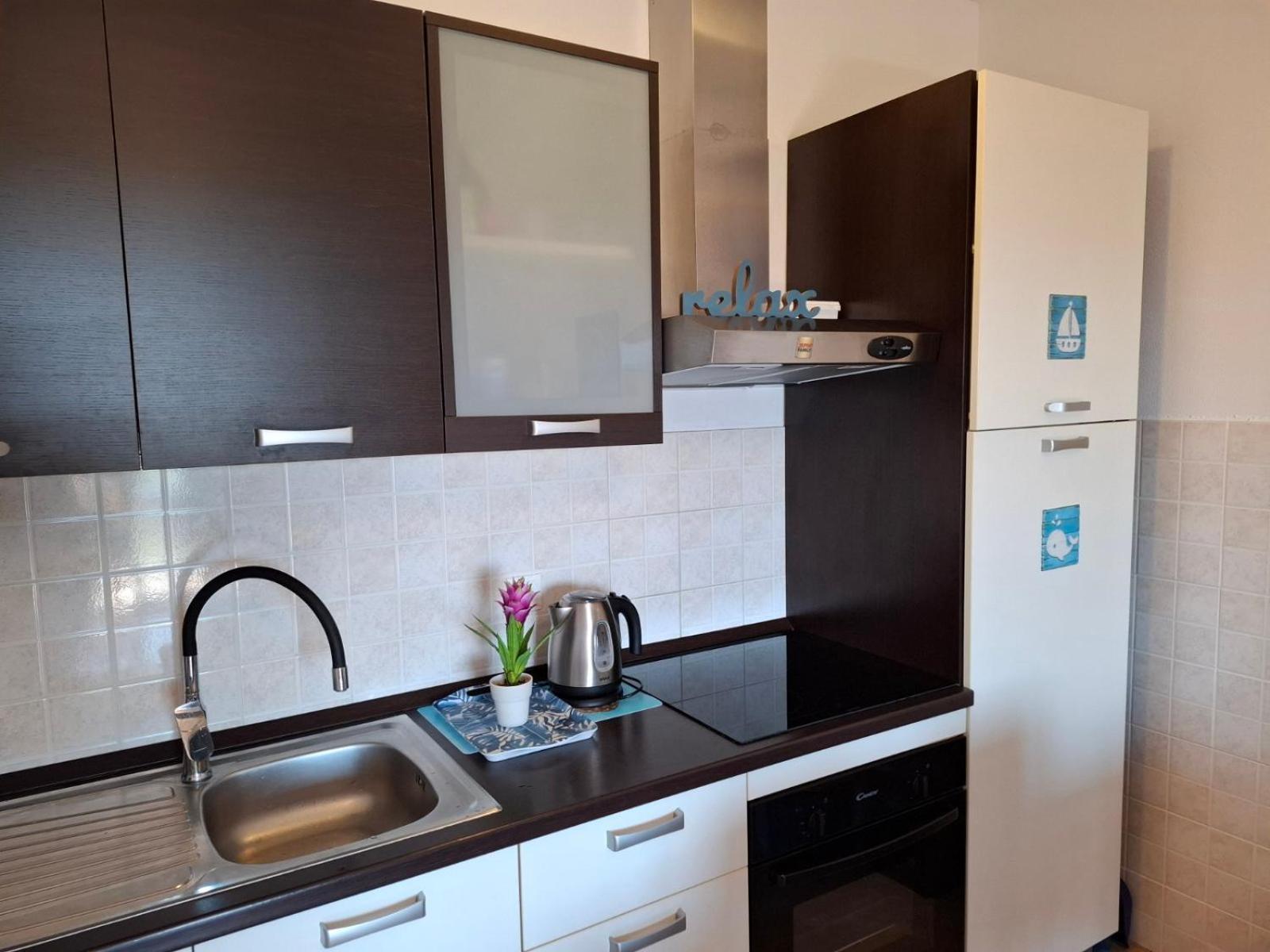 אומיסאליי Apartment Rb מראה חיצוני תמונה