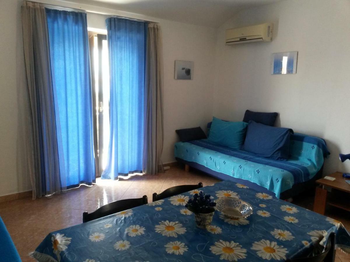 אומיסאליי Apartment Rb מראה חיצוני תמונה